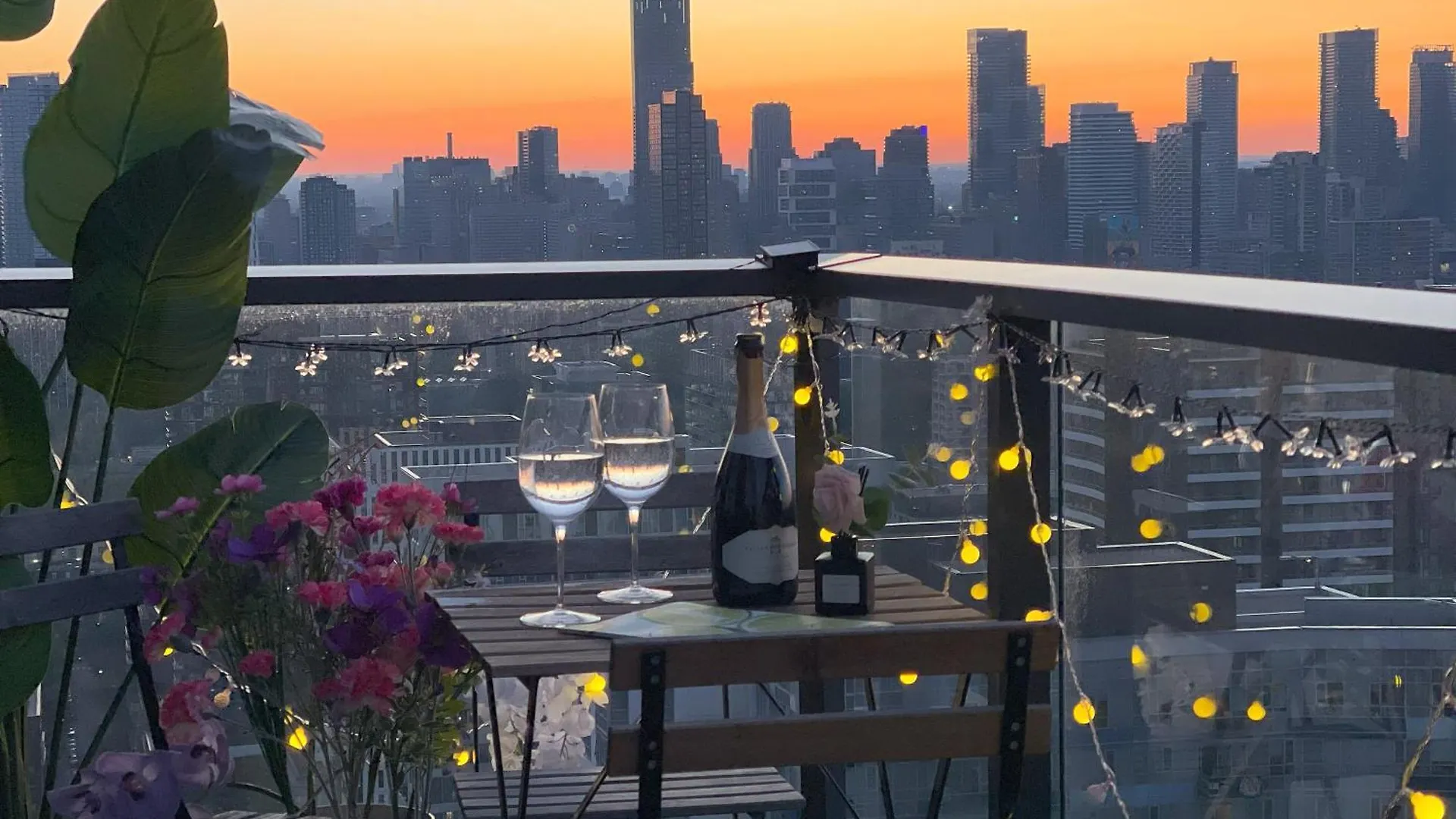 Deluxe Penthouse Two Bedrooms Suites Skyline Cn Tower Lakeview Dt Toronto 0*,  Canada