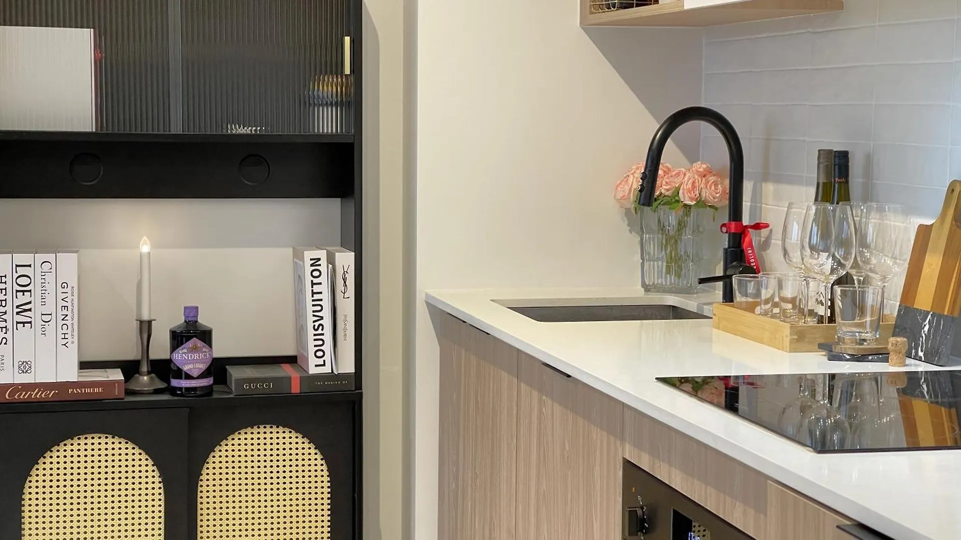 Aparthotel Deluxe Penthouse Two Bedrooms Suites Skyline Cn Tower Lakeview Dt Toronto