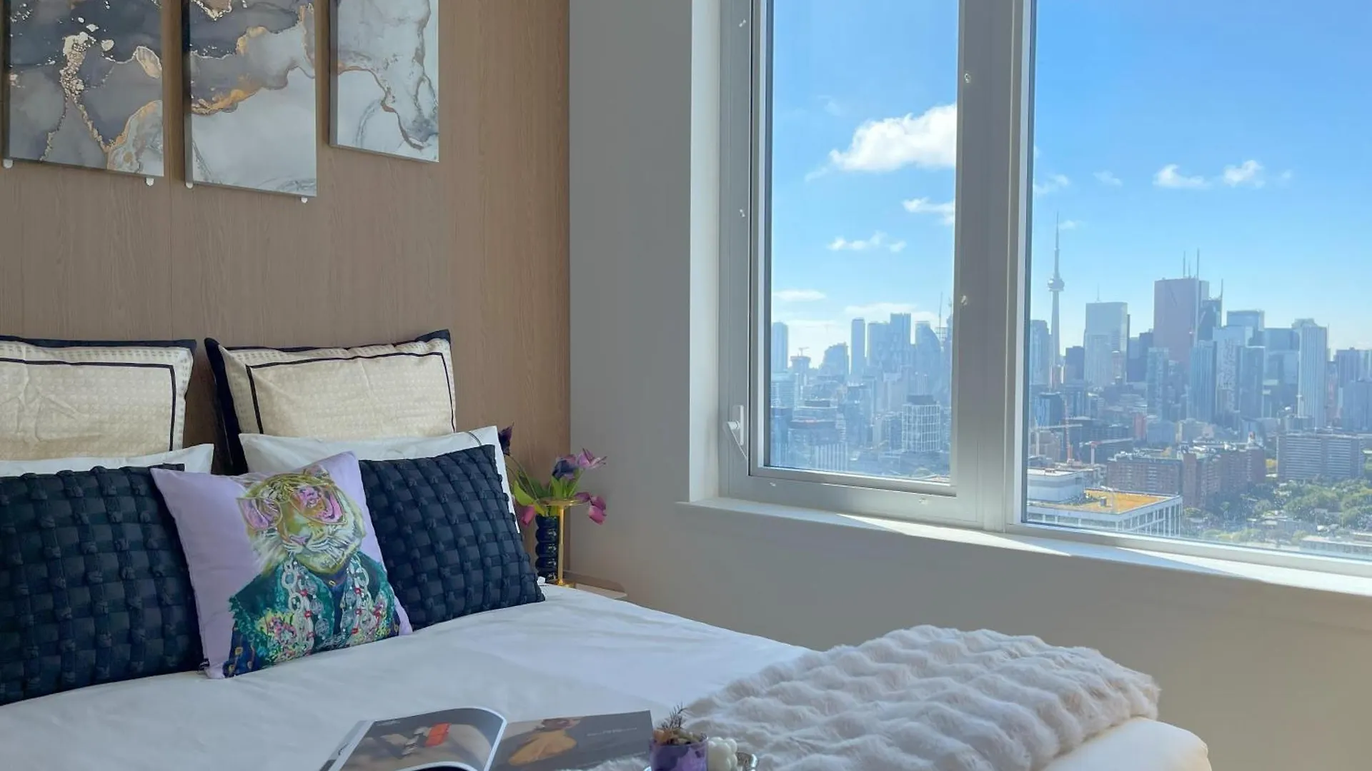 Deluxe Penthouse Two Bedrooms Suites Skyline Cn Tower Lakeview Dt Toronto