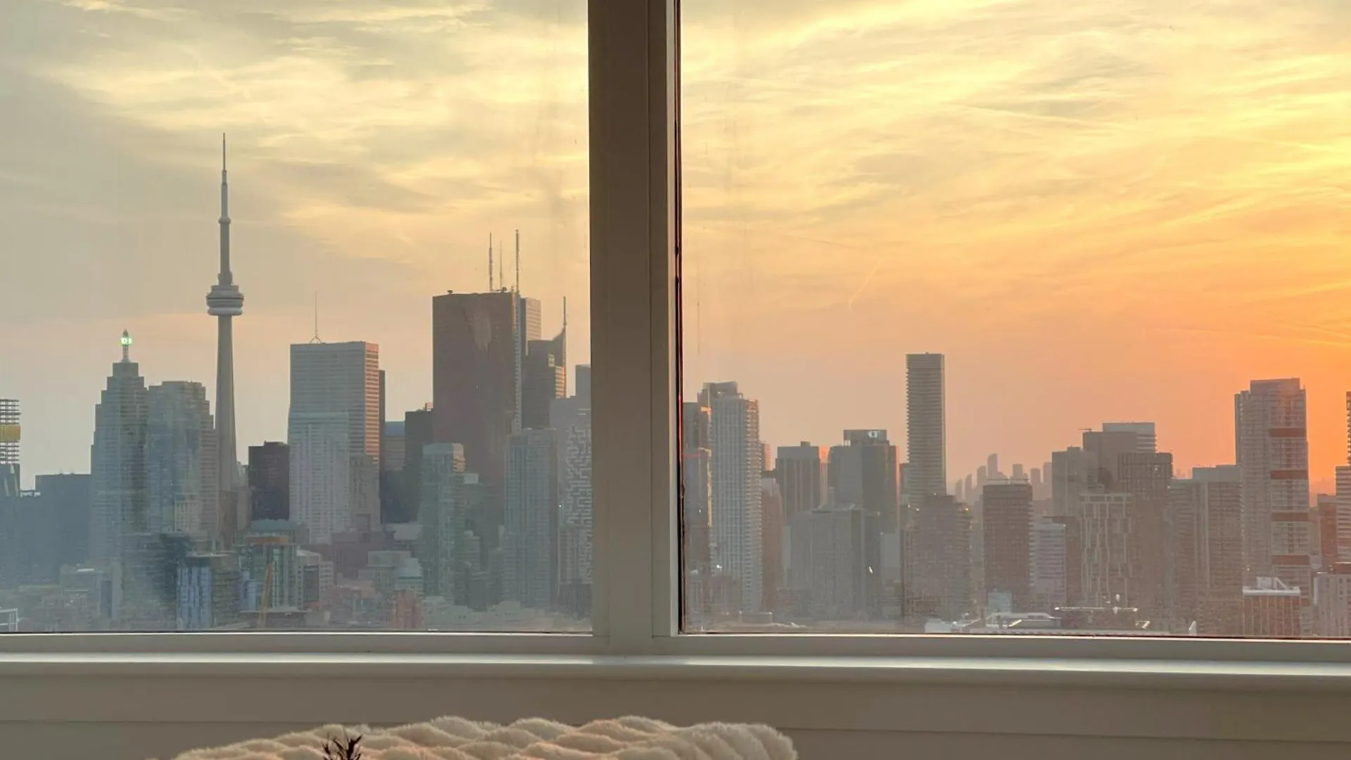 Aparthotel Deluxe Penthouse Two Bedrooms Suites Skyline Cn Tower Lakeview Dt Toronto