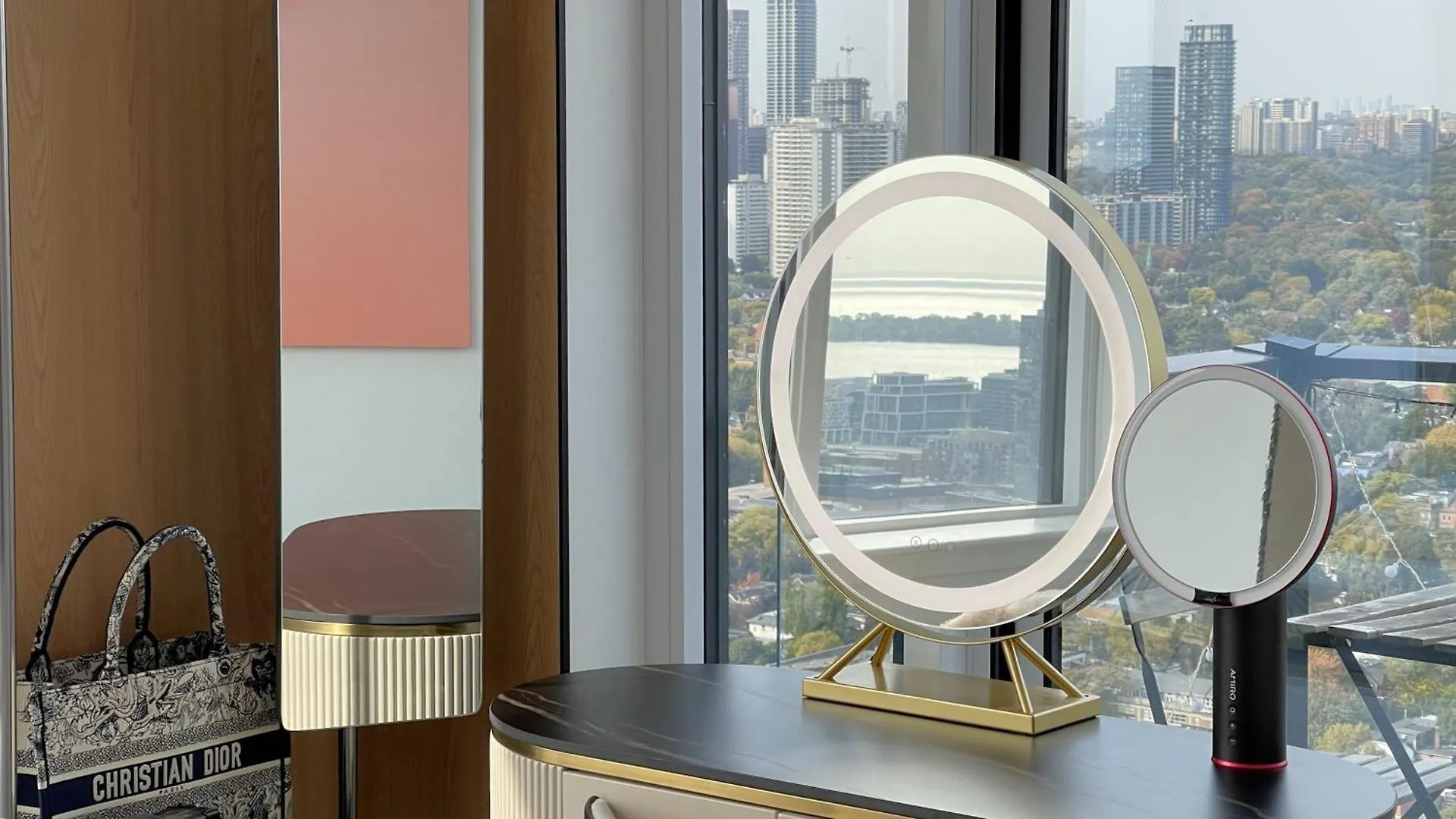 Aparthotel Deluxe Penthouse Two Bedrooms Suites Skyline Cn Tower Lakeview Dt Toronto