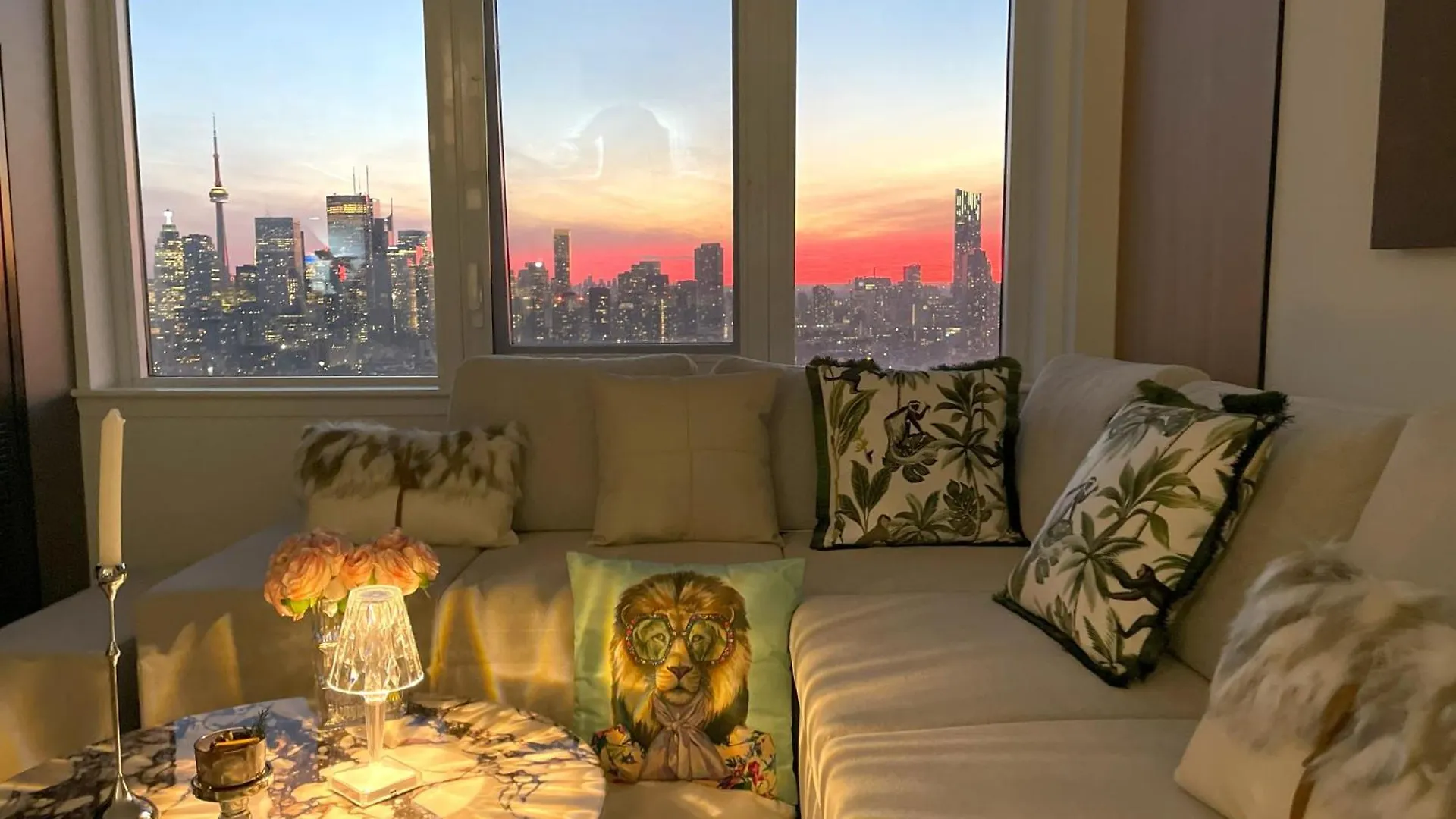 Deluxe Penthouse Two Bedrooms Suites Skyline Cn Tower Lakeview Dt Toronto Canada