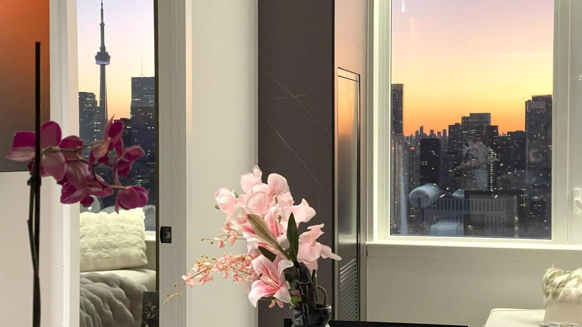 Deluxe Penthouse Two Bedrooms Suites Skyline Cn Tower Lakeview Dt Toronto 0*,  Canada