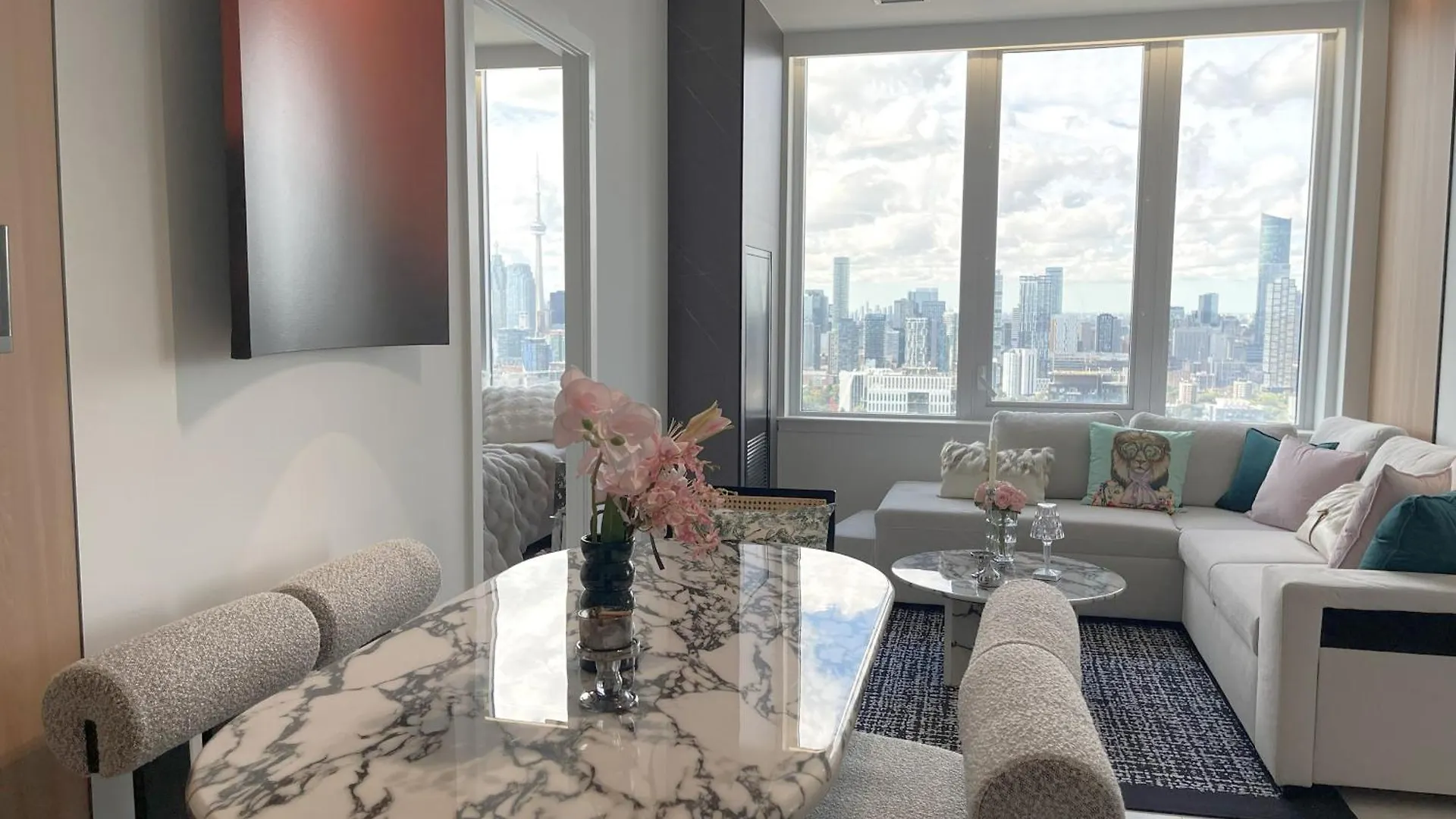 Aparthotel Deluxe Penthouse Two Bedrooms Suites Skyline Cn Tower Lakeview Dt Toronto Canada
