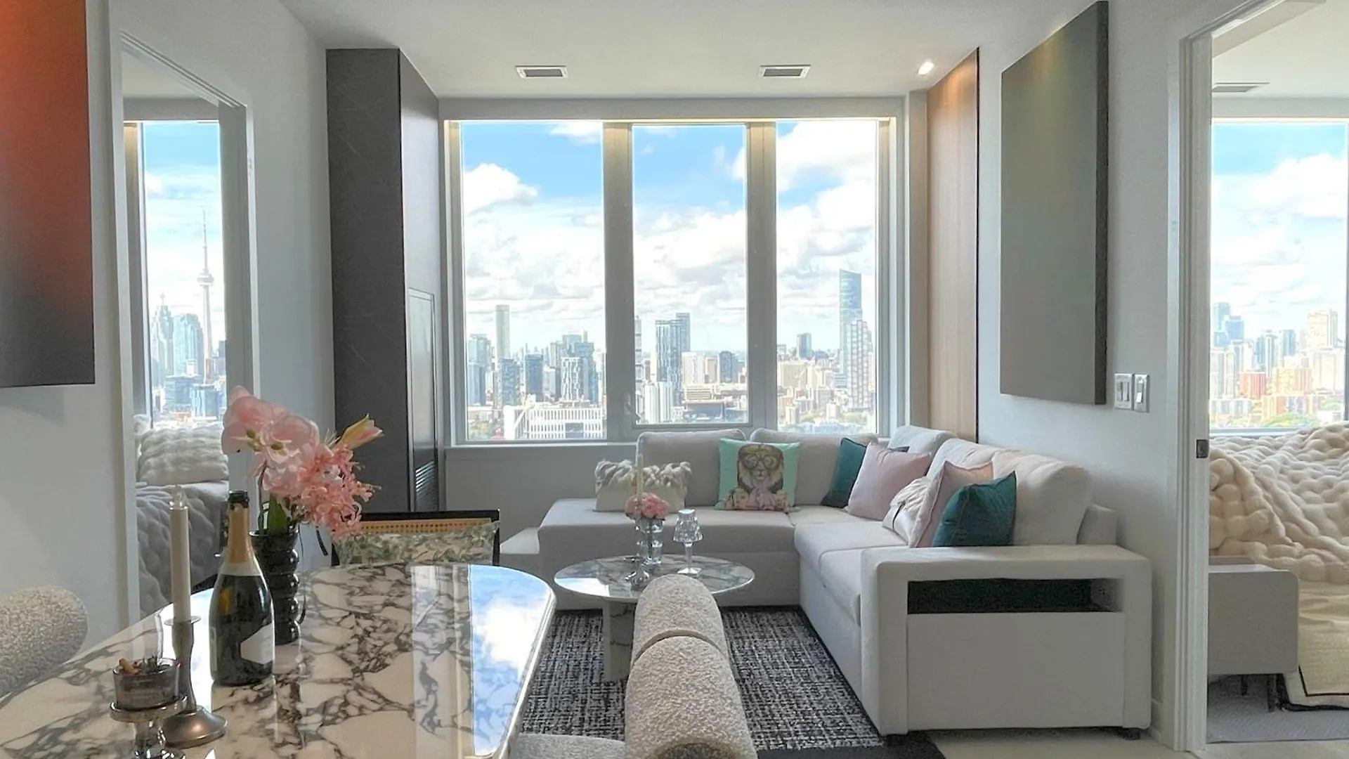 Deluxe Penthouse Two Bedrooms Suites Skyline Cn Tower Lakeview Dt Toronto