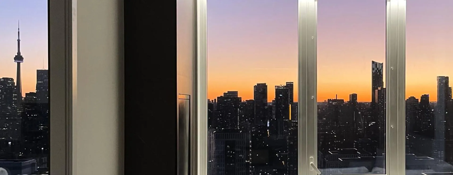 Deluxe Penthouse Two Bedrooms Suites Skyline Cn Tower Lakeview Dt Toronto