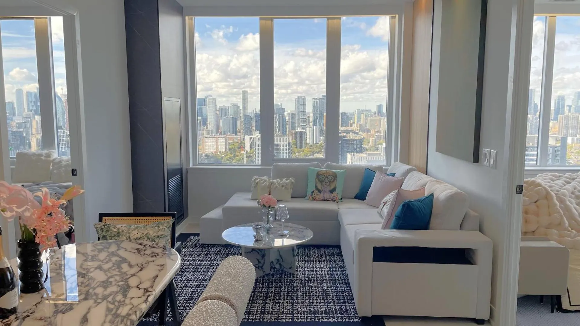 Deluxe Penthouse Two Bedrooms Suites Skyline Cn Tower Lakeview Dt Toronto Canada