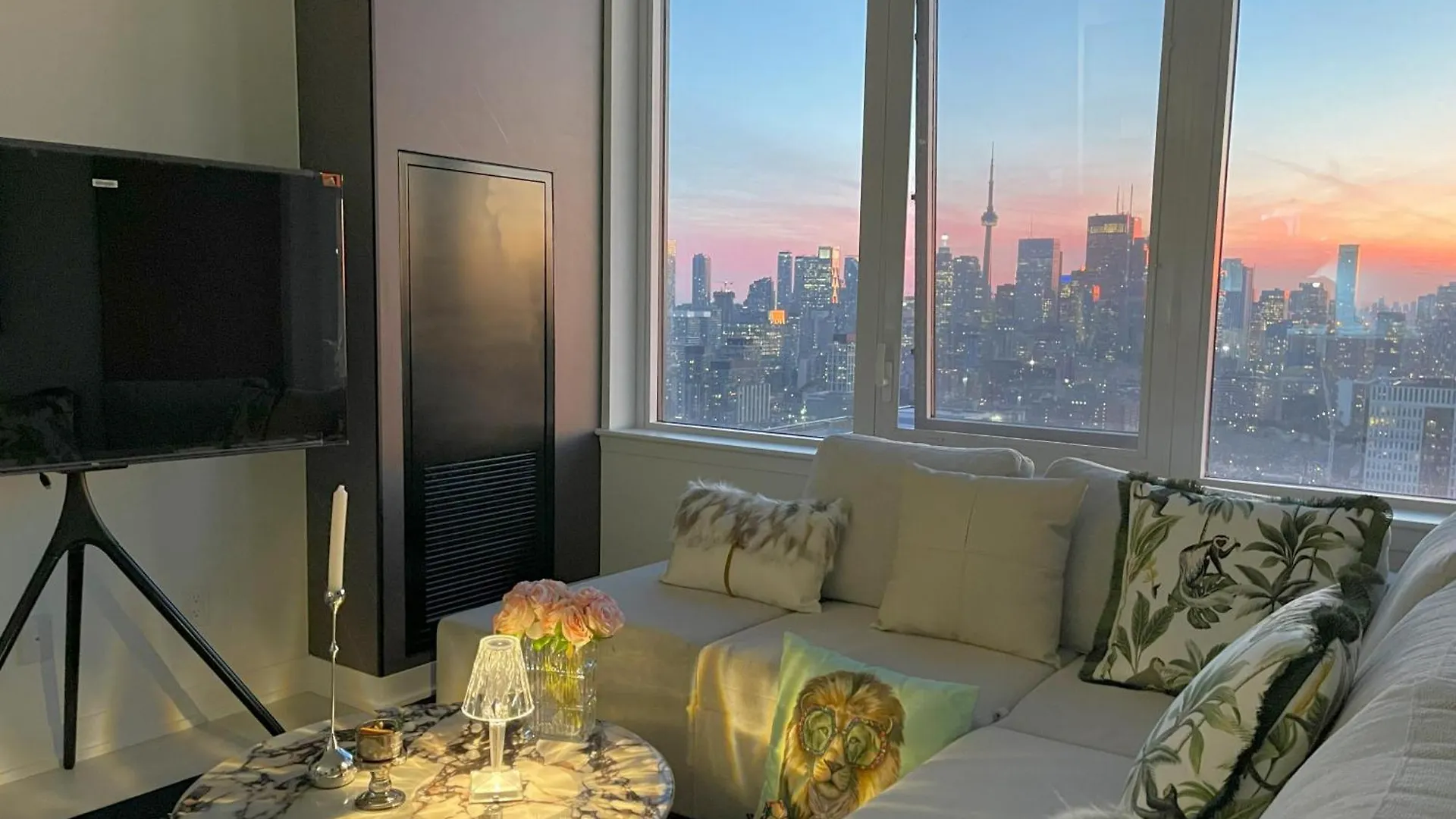 Aparthotel Deluxe Penthouse Two Bedrooms Suites Skyline Cn Tower Lakeview Dt Toronto Canada