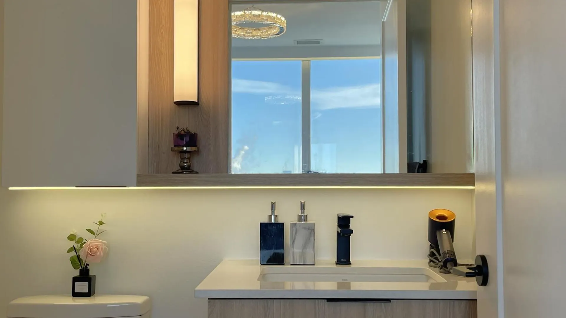 Deluxe Penthouse Two Bedrooms Suites Skyline Cn Tower Lakeview Dt Toronto Apart Otel