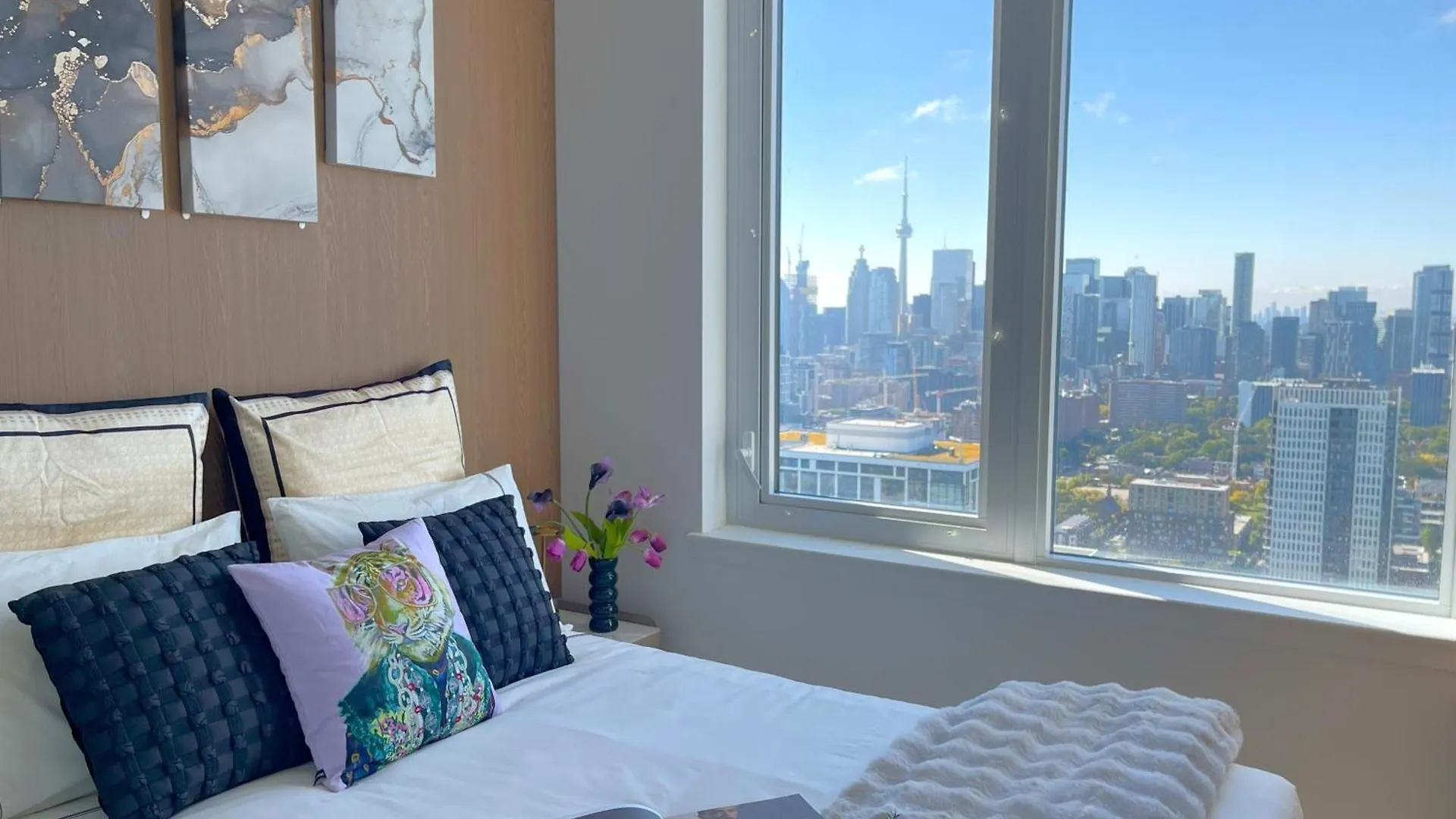 Deluxe Penthouse Two Bedrooms Suites Skyline Cn Tower Lakeview Dt Toronto Aparthotel