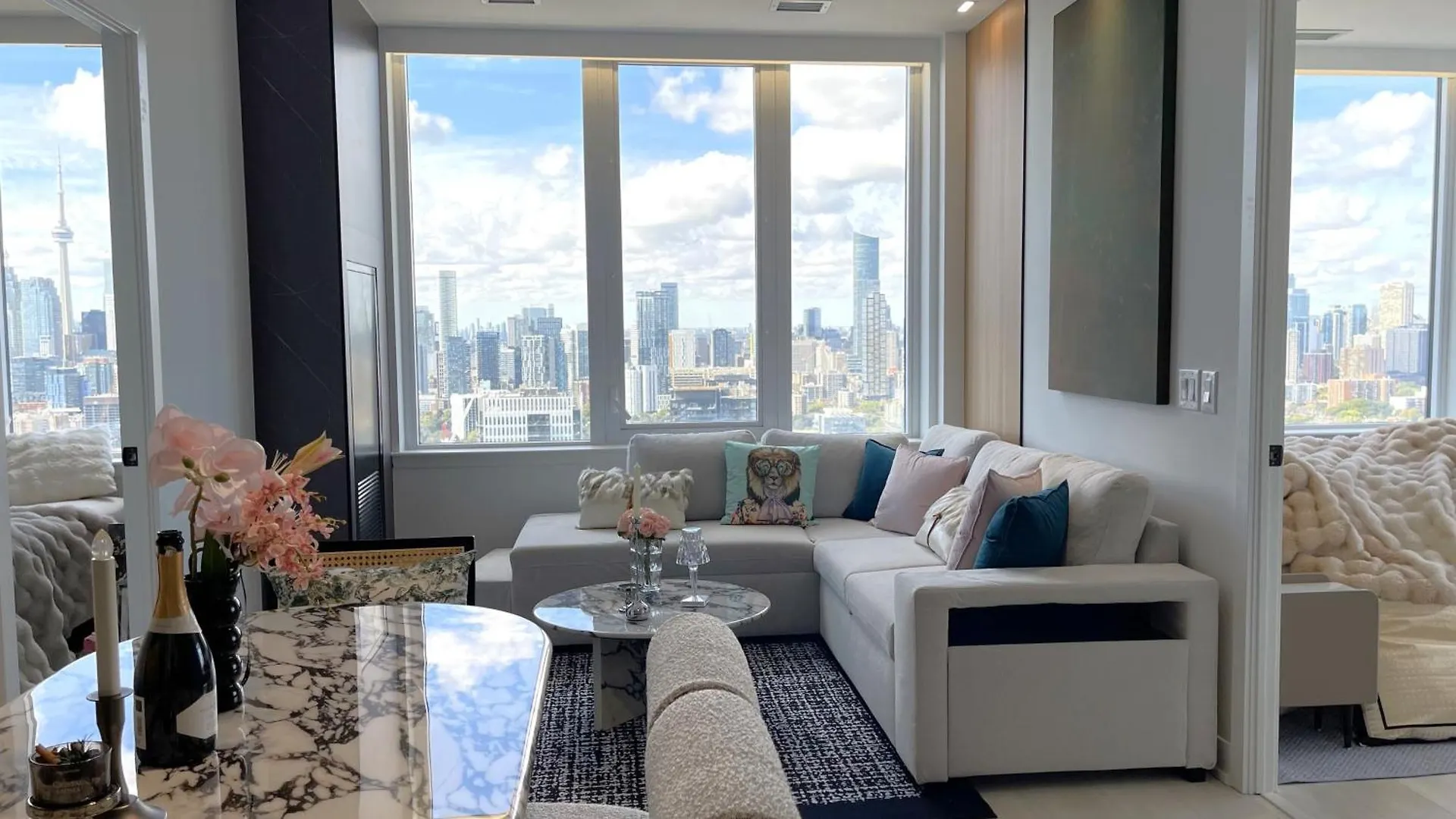 Deluxe Penthouse Two Bedrooms Suites Skyline Cn Tower Lakeview Dt Toronto 0*,  Canada
